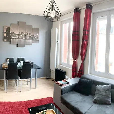 Très Calme Avec 2 Chambres Indépendantes Près Du Centre Ville
